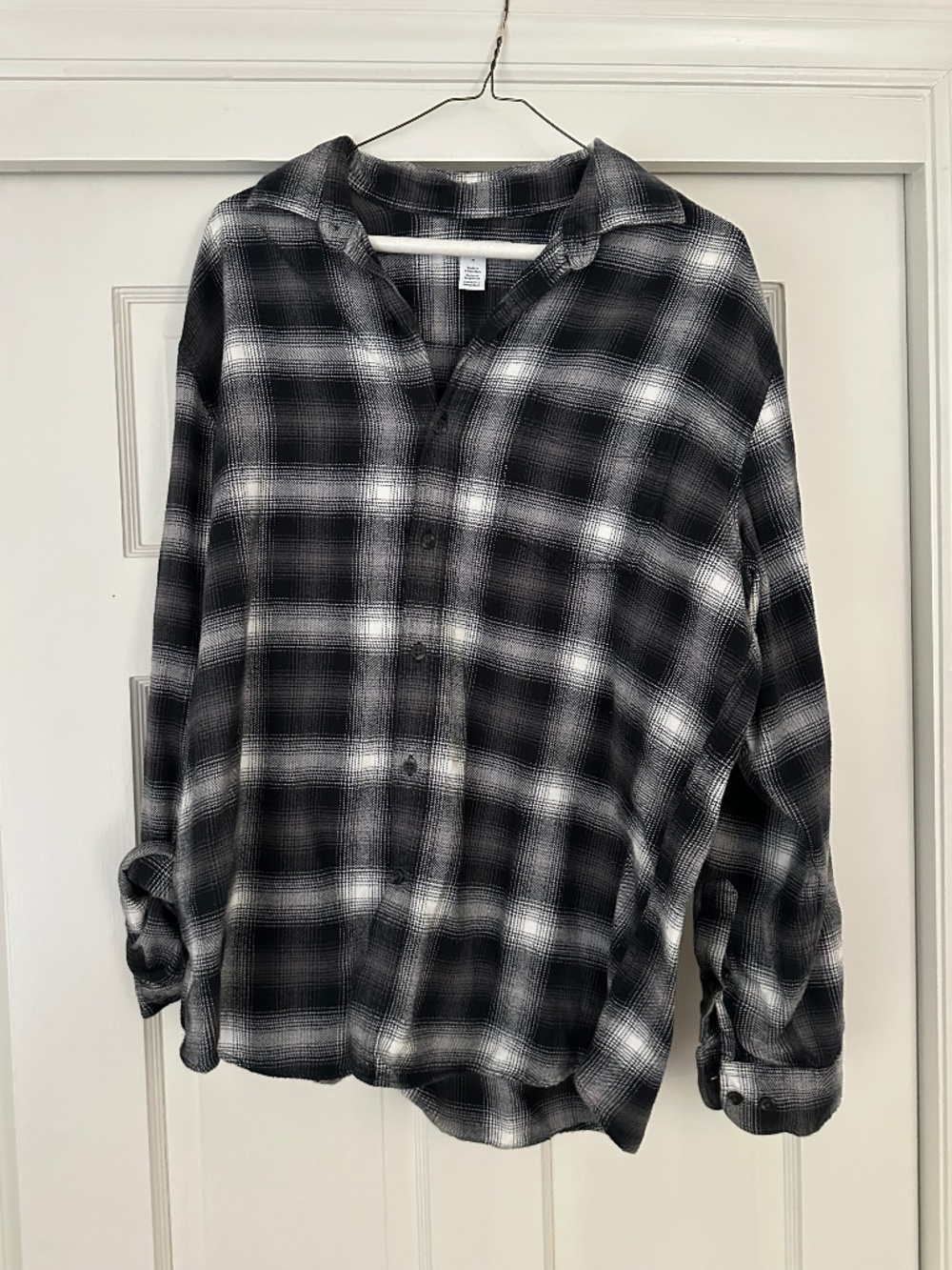 Amazon Essentials Button-Up - Medium